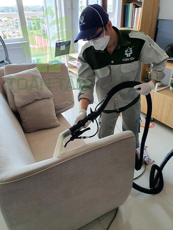 Xử lý ghế sofa bị ướt chuyên nghiệp
